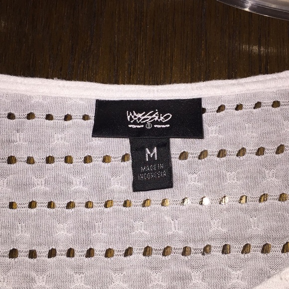 White basic tee. - Picture 4 of 4